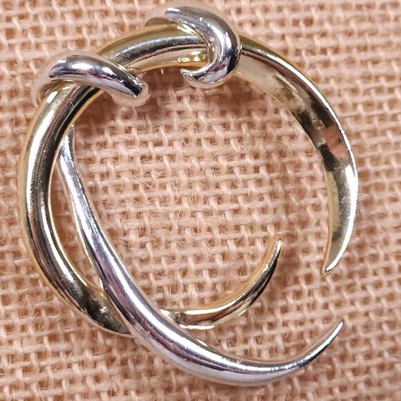 Sleek Vintage Silver-Tone Crescent Brooch - Modernist Lunar Design - Picture 4 of 10